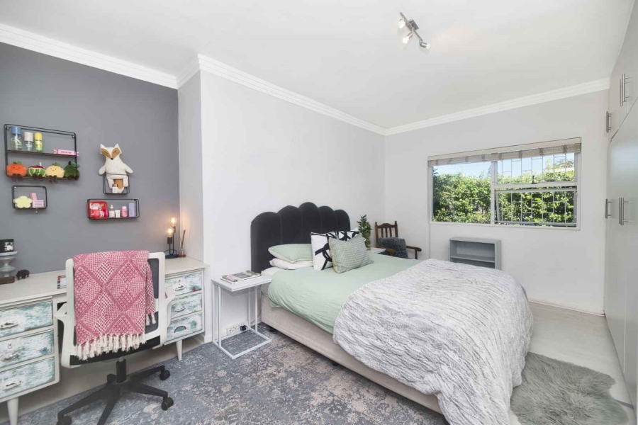 6 Bedroom Property for Sale in Northcliff Western Cape